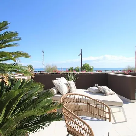 Terrazza Sul Mare 아파트 *